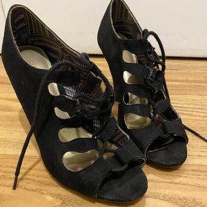 3/$15 Sexy lace up heels
